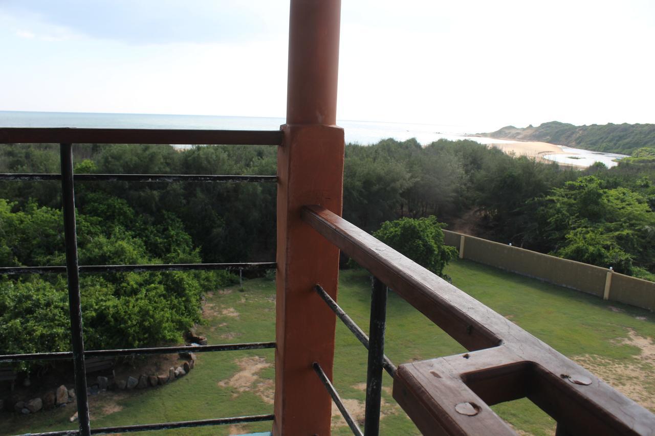 Yala Bay Resort Tissamaharama Bagian luar foto