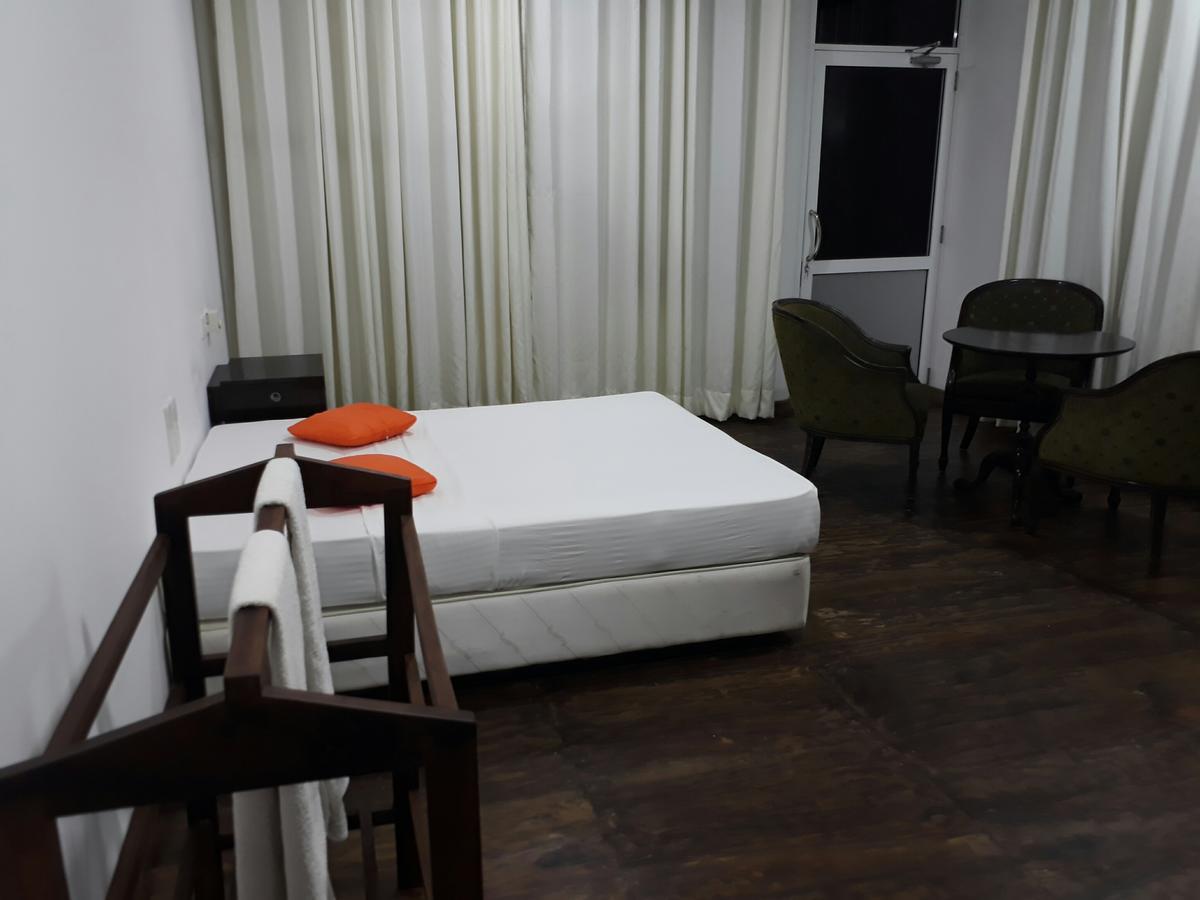 Yala Bay Resort Tissamaharama Bagian luar foto