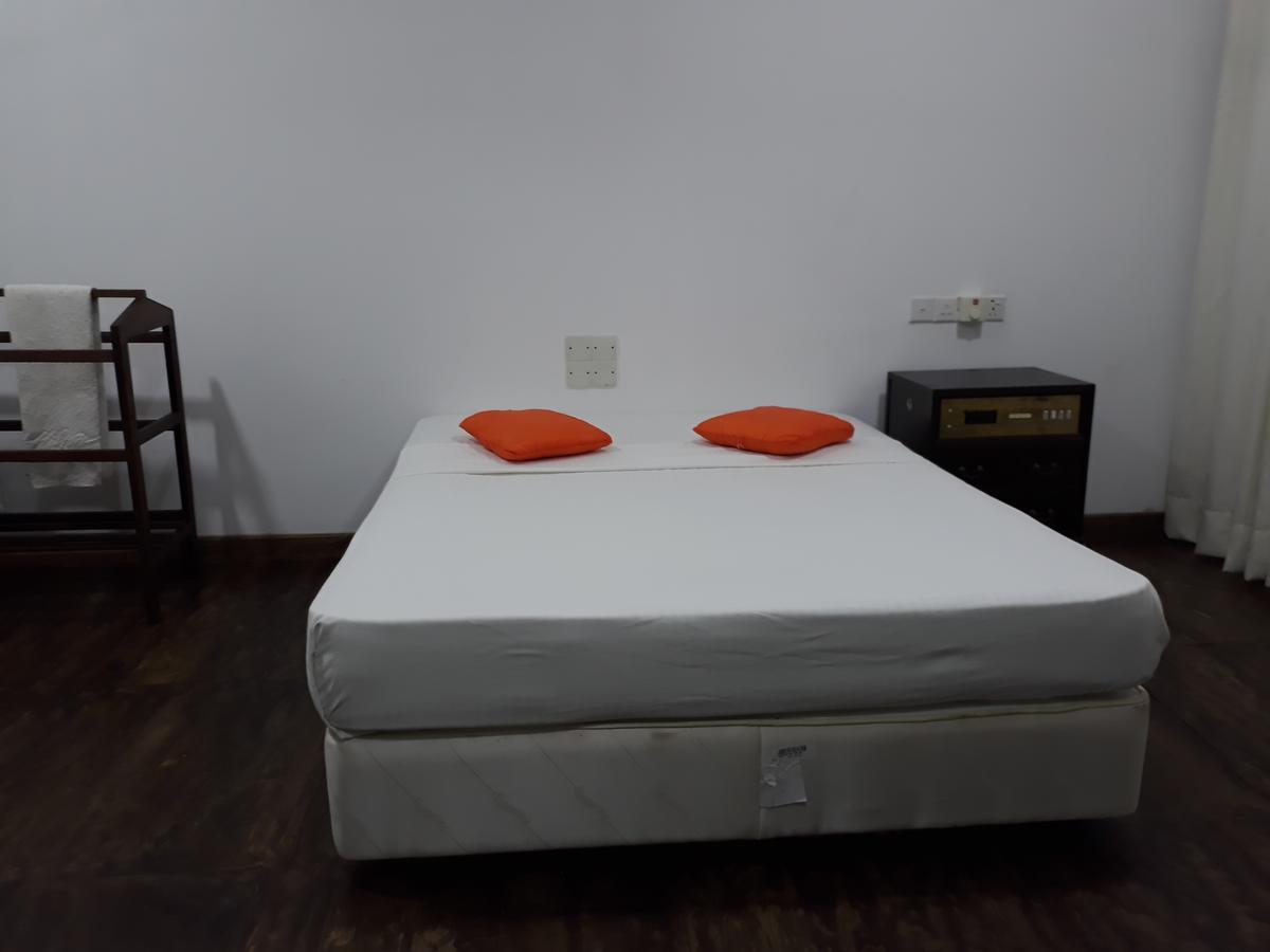 Yala Bay Resort Tissamaharama Bagian luar foto